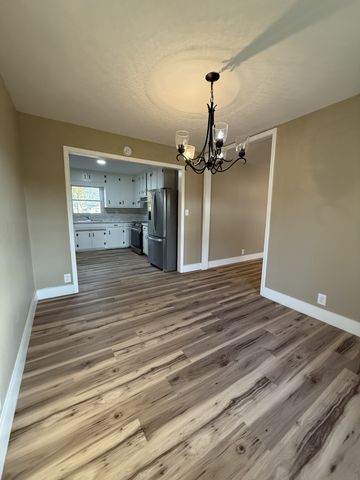 32 Jenkins Dr, Fayetteville, TN 37334