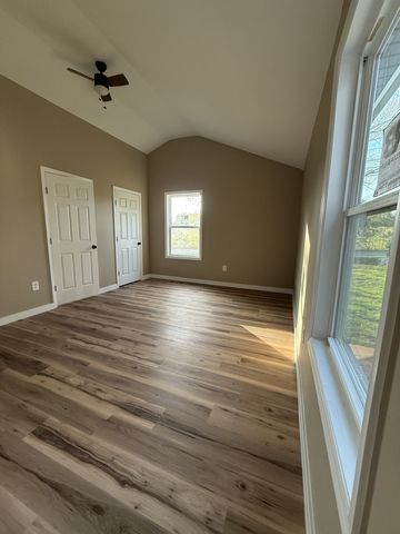 32 Jenkins Dr, Fayetteville, TN 37334