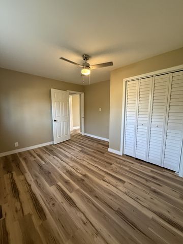 32 Jenkins Dr, Fayetteville, TN 37334