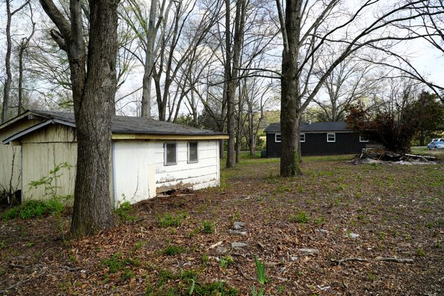 32 Jenkins Dr, Fayetteville, TN 37334