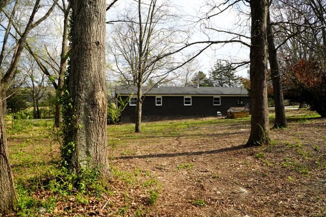 32 Jenkins Dr, Fayetteville, TN 37334