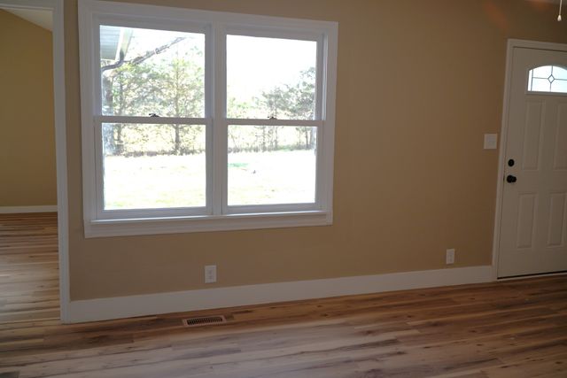 32 Jenkins Dr, Fayetteville, TN 37334