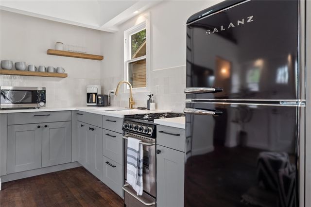 1507 Drake Ave A, Austin, TX 78704