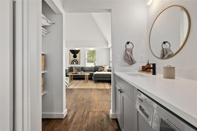 1507 Drake Ave A, Austin, TX 78704