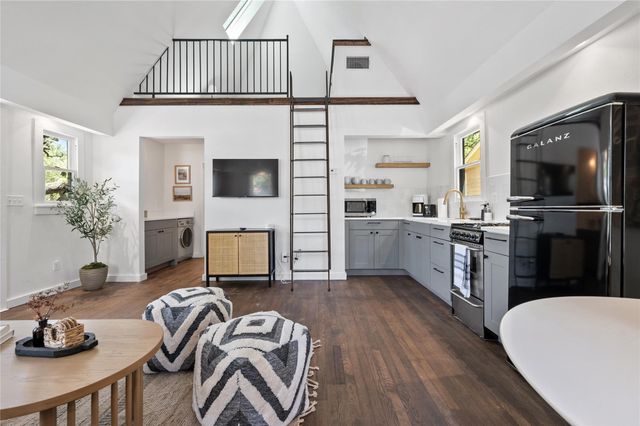 1507 Drake Ave A, Austin, TX 78704