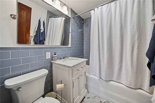 6029 East Seneca, Dewitt, NY 13078