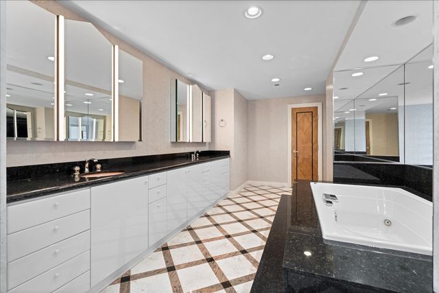 100 E Huron Street 4703, Chicago, IL 60611