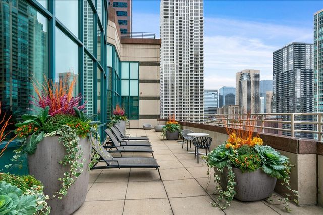 100 E Huron Street 4703, Chicago, IL 60611