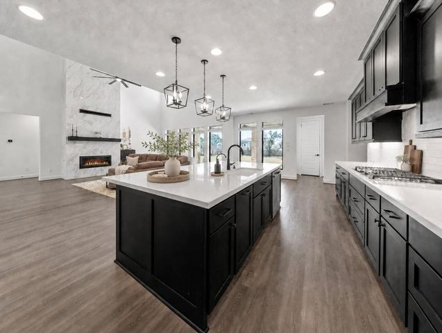 1440 Riva Ridge DR, Leander, TX 78641