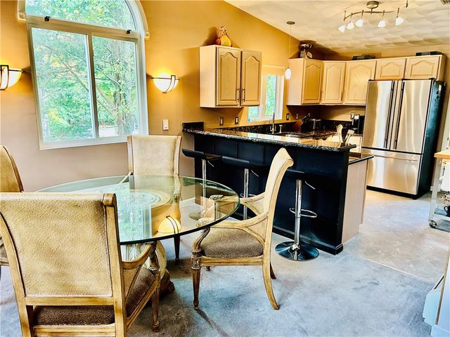 11 College Hill Road 5B, Warwick, RI 02886