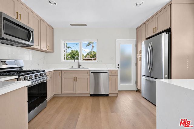 1720 S Genesee Avenue, Los Angeles, CA 90019