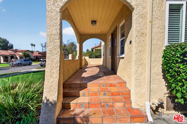 1720 S Genesee Avenue, Los Angeles, CA 90019