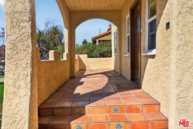 1720 S Genesee Avenue, Los Angeles, CA 90019