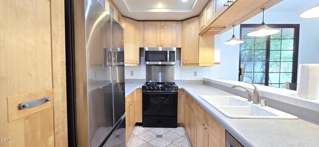 235 S Holliston Avenue 113, Pasadena, CA 91106