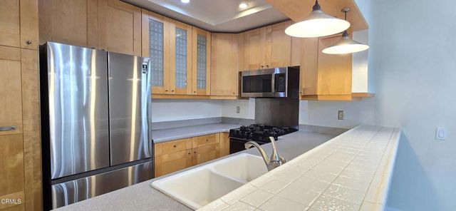 235 S Holliston Avenue 113, Pasadena, CA 91106