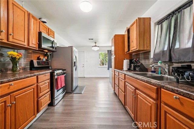 1260 Lincoln Avenue, Pomona, CA 91767