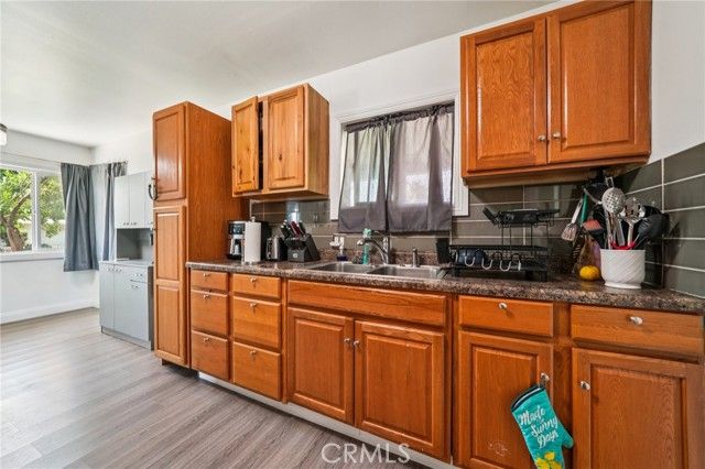 1260 Lincoln Avenue, Pomona, CA 91767