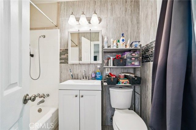 1260 Lincoln Avenue, Pomona, CA 91767