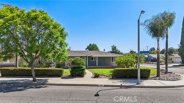 1260 Lincoln Avenue, Pomona, CA 91767