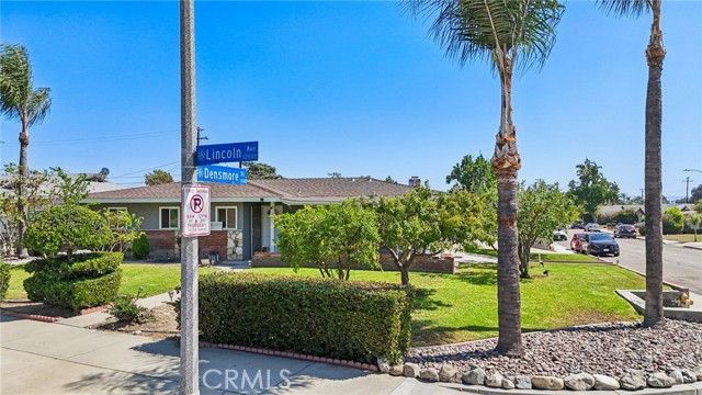 1260 Lincoln Avenue, Pomona, CA 91767