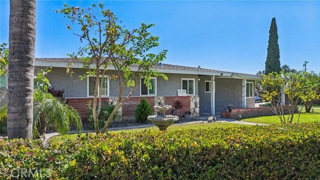 1260 Lincoln Avenue, Pomona, CA 91767