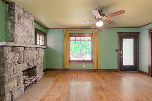 4231 Holmes Street, Kansas City, MO 64110