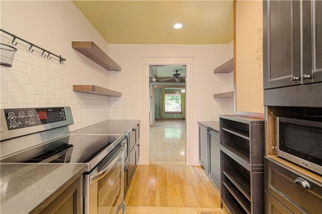 4231 Holmes Street, Kansas City, MO 64110