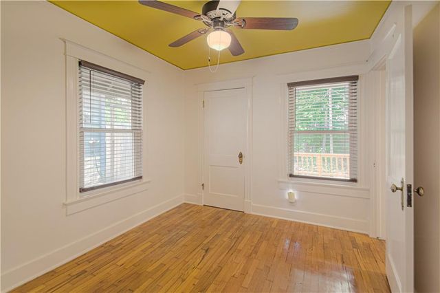 4231 Holmes Street, Kansas City, MO 64110