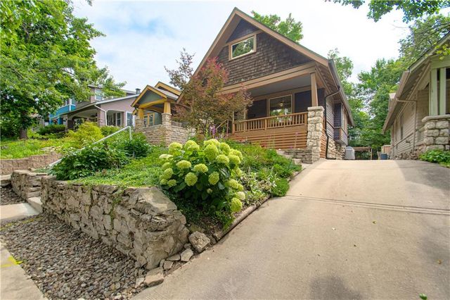 4231 Holmes Street, Kansas City, MO 64110