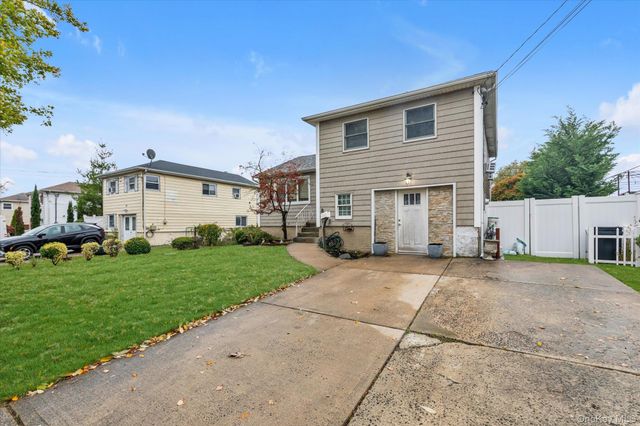 26 Cheshire Road, Inwood, NY 11096