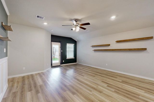 1128 Kennesaw Drive, College Station, TX 77845