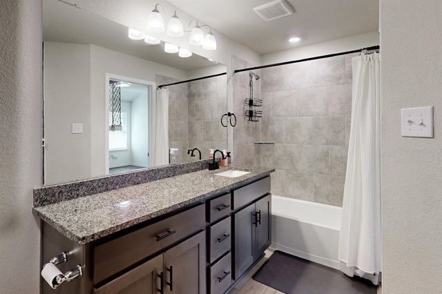 1128 Kennesaw Drive, College Station, TX 77845
