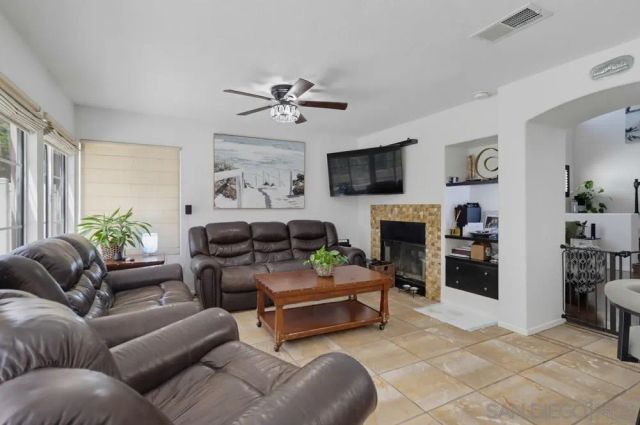 2505 Whispering Palms Loop, Chula Vista, CA 91915