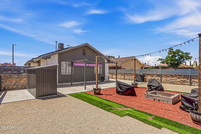 2802 CASTLE HILL Circle, El Paso, TX 79936