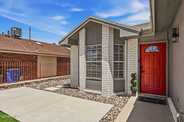 2802 CASTLE HILL Circle, El Paso, TX 79936