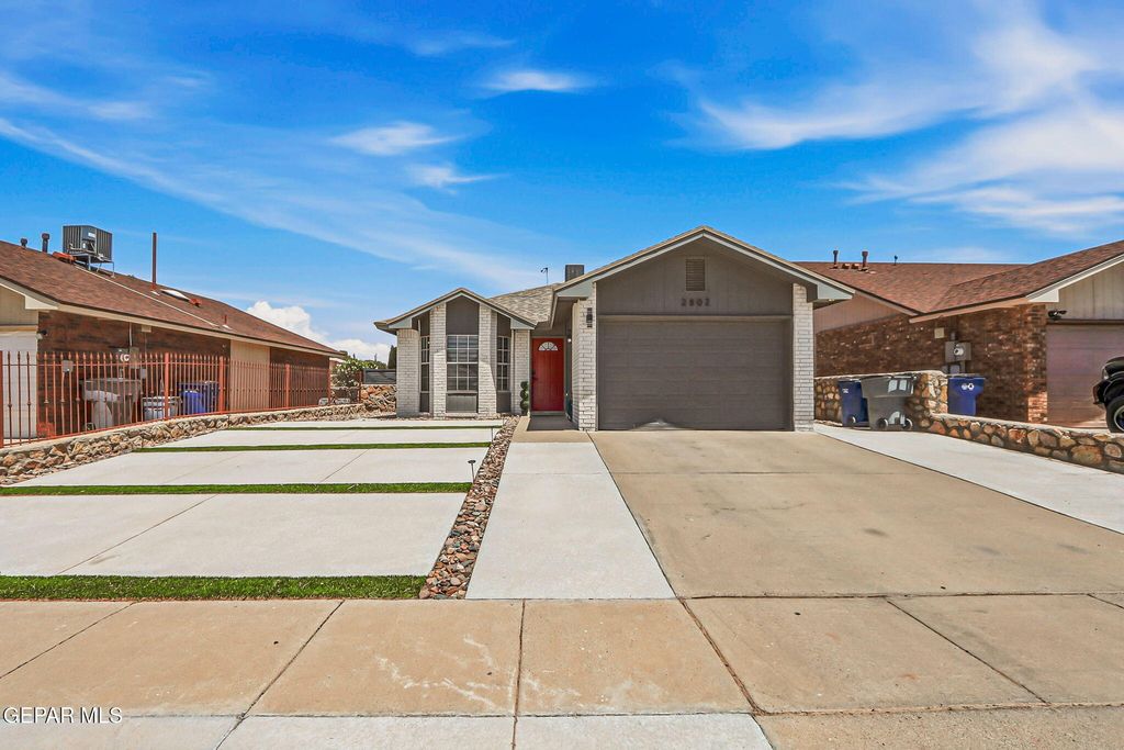 2802 CASTLE HILL Circle, El Paso, TX 79936