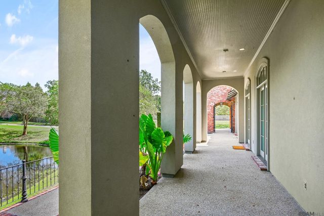 9631 Myrtle Ln, Baton Rouge, LA 70810