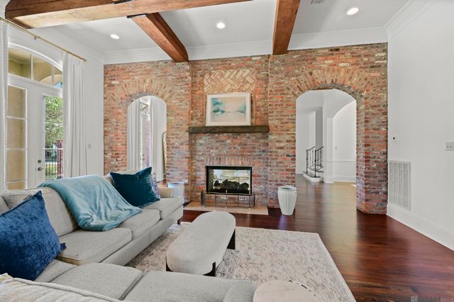 9631 Myrtle Ln, Baton Rouge, LA 70810