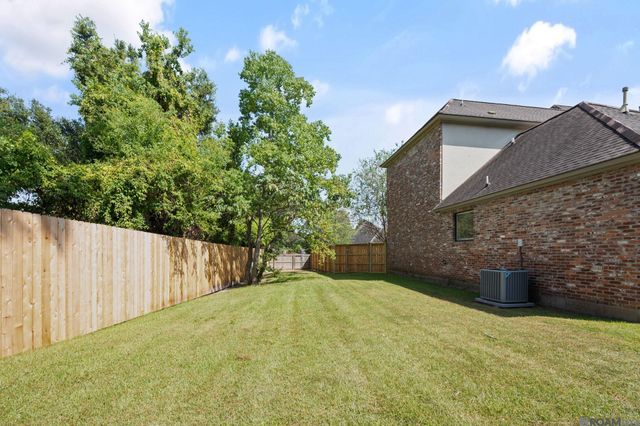 9631 Myrtle Ln, Baton Rouge, LA 70810