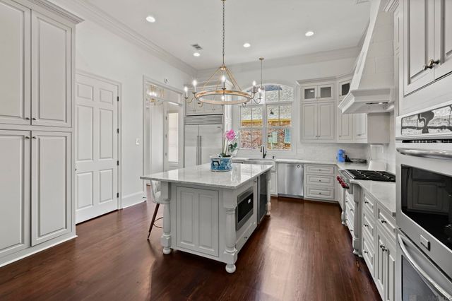 9631 Myrtle Ln, Baton Rouge, LA 70810