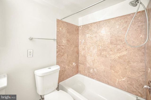 4477 B St SE Apt 104, Washington, DC 20019