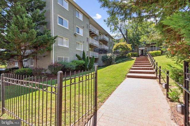 4477 B St SE Apt 104, Washington, DC 20019