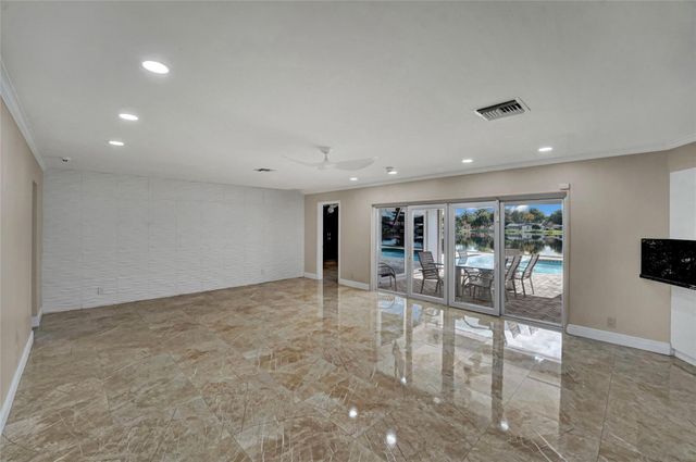 7130 SW 9th Street, Plantation, FL 33317