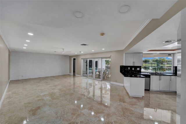 7130 SW 9th Street, Plantation, FL 33317