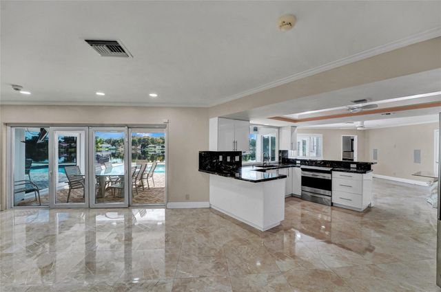 7130 SW 9th Street, Plantation, FL 33317