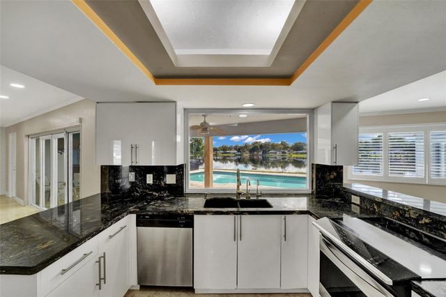 7130 SW 9th Street, Plantation, FL 33317