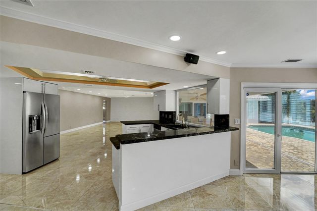 7130 SW 9th Street, Plantation, FL 33317