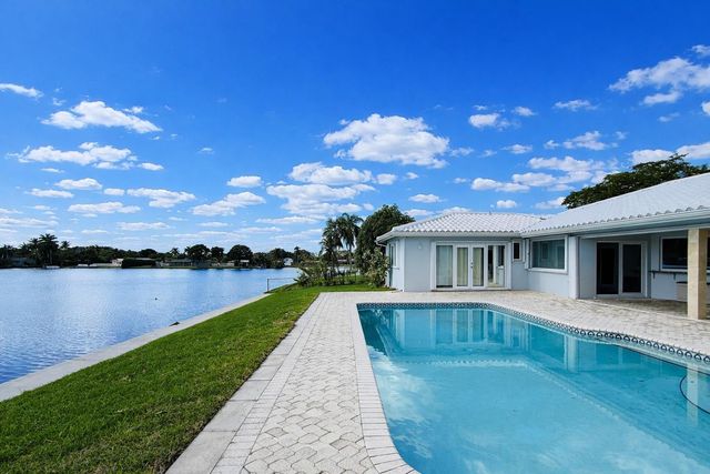 7130 SW 9th Street, Plantation, FL 33317