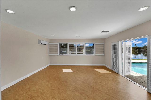 7130 SW 9th Street, Plantation, FL 33317