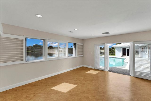 7130 SW 9th Street, Plantation, FL 33317